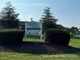 featured image of 12 Holly Ct Apt B #Apt B