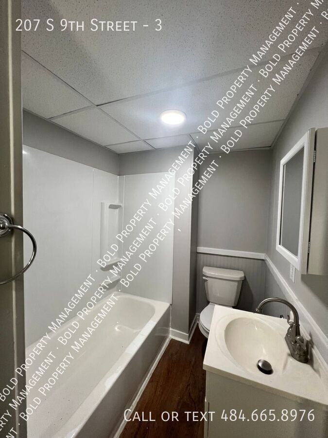 207 S 9th St #3 - Photo 6 of 8