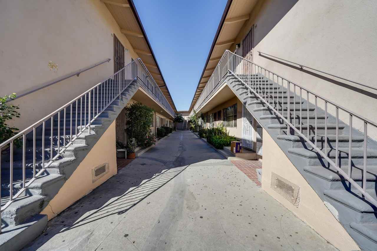 248 Loma Dr #33D - Photo 3 of 10