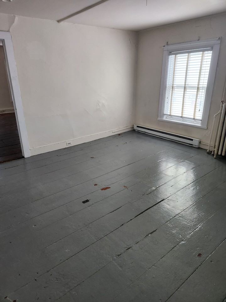 114 South Princess Street, Apt 5, Shepherdstown WV 25443 - Photo 3 of 9