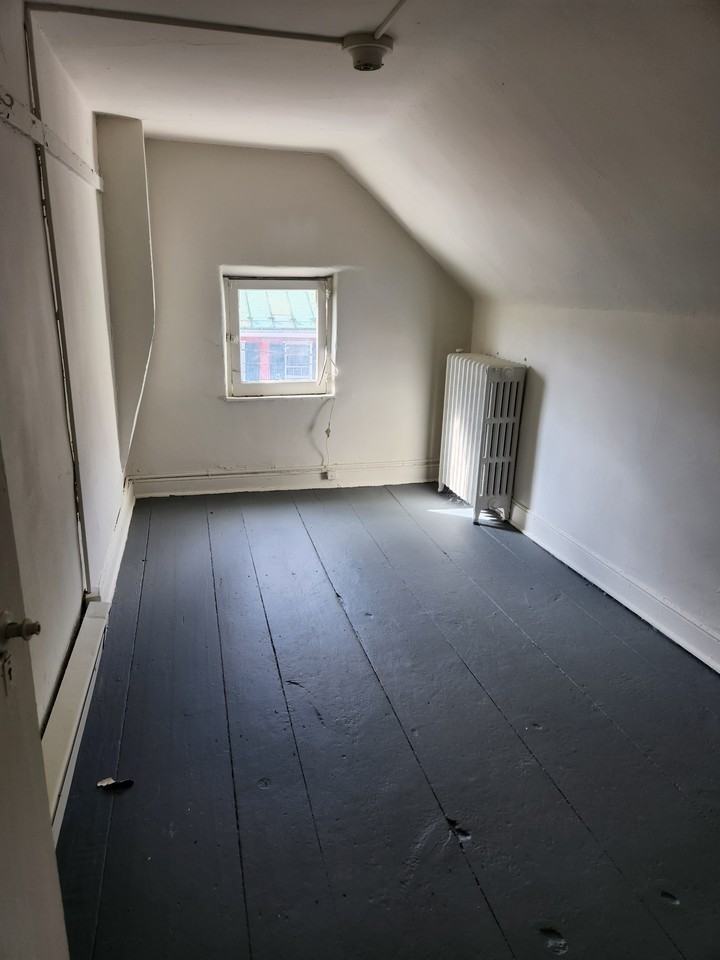 114 South Princess Street, Apt 5, Shepherdstown WV 25443 - Photo 4 of 9