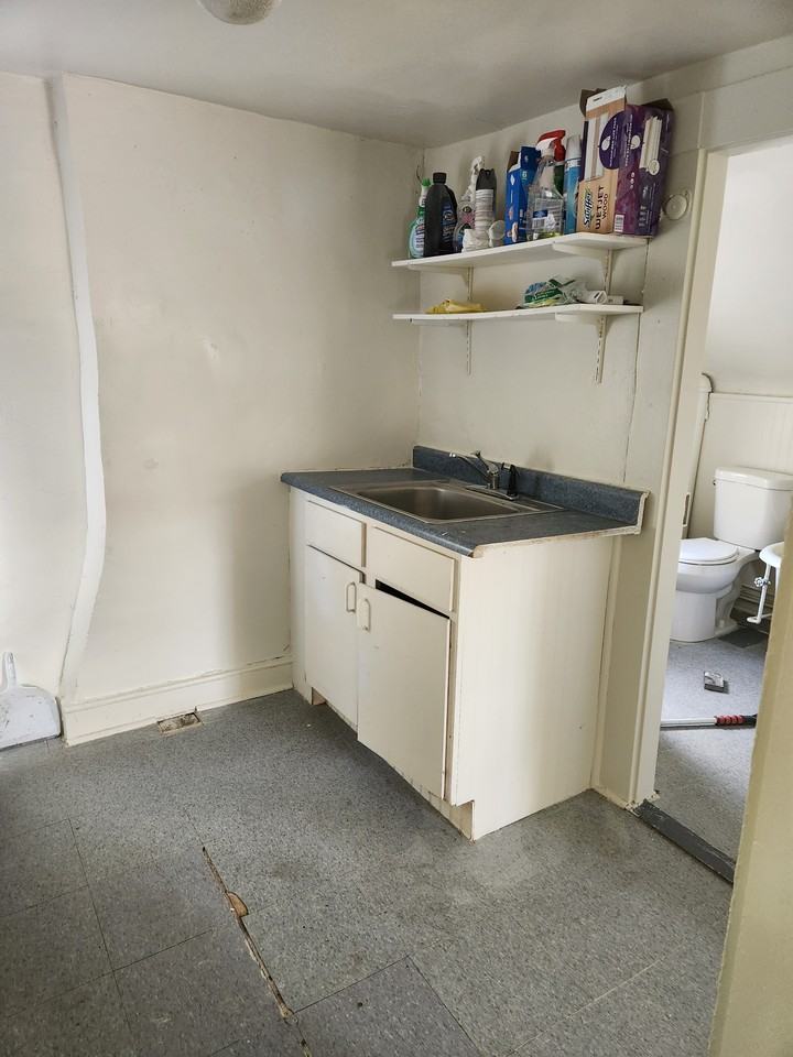 114 South Princess Street, Apt 5, Shepherdstown WV 25443 - Photo 7 of 9