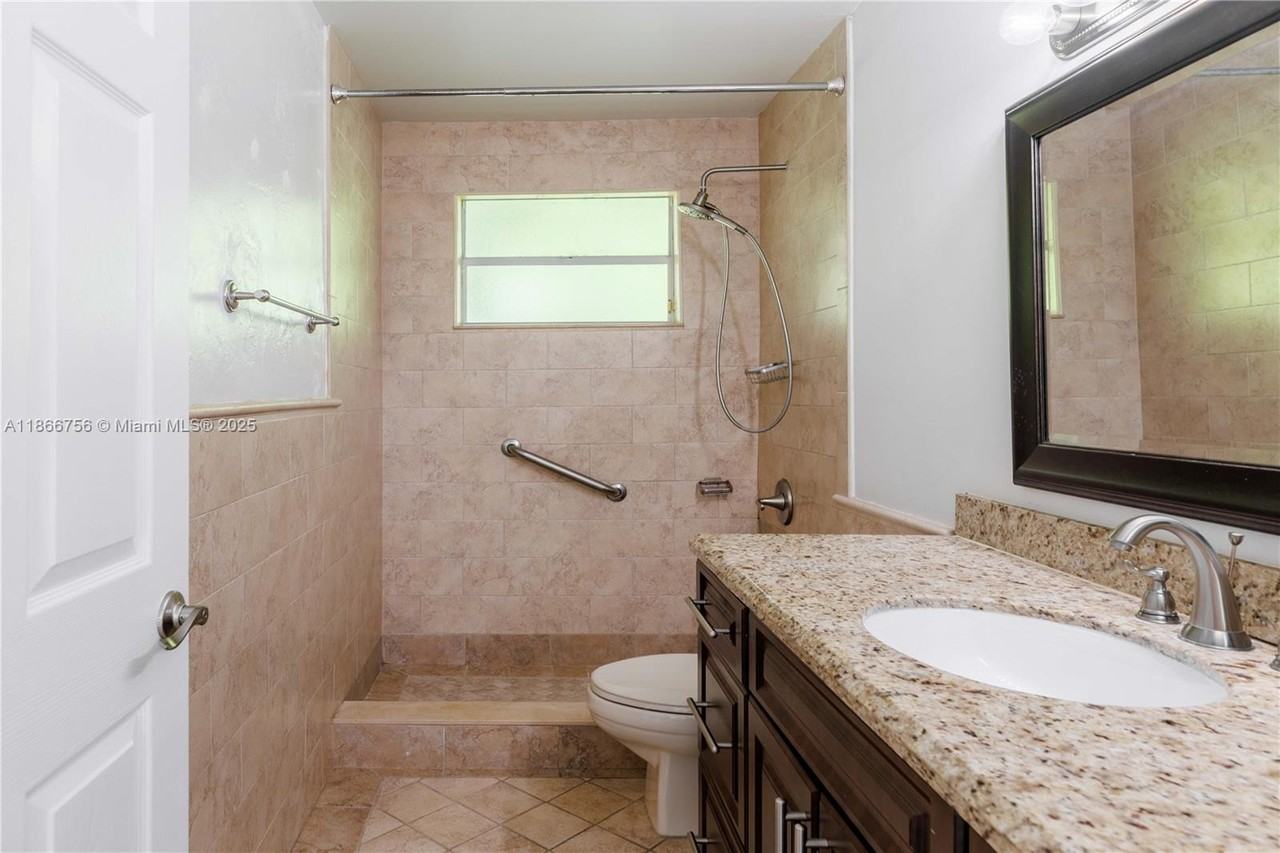 4670 Sw 154th Pl - Photo 6 of 50