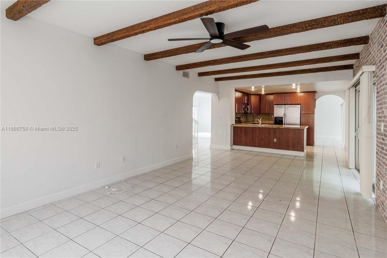 4670 Sw 154th Pl - Photo 7 of 50