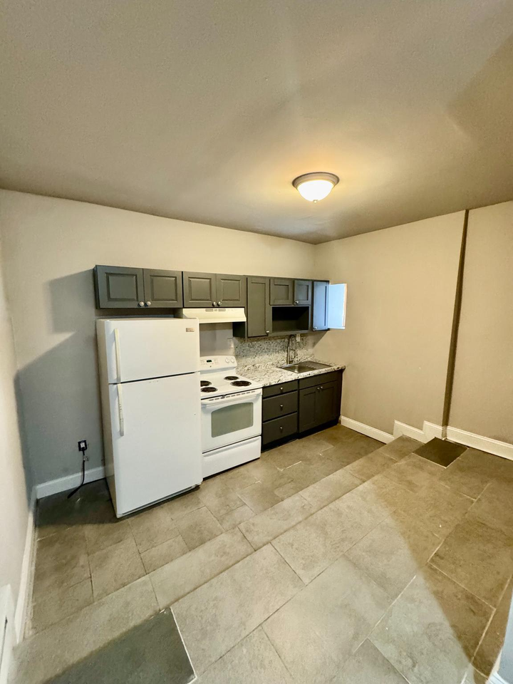 1901 N 52nd St #1 - Photo 2 of 11