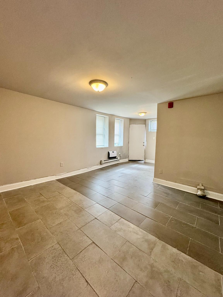 1901 N 52nd St #1 - Photo 7 of 11