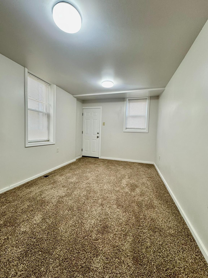 3573 Jasper Street - Photo 5 of 13