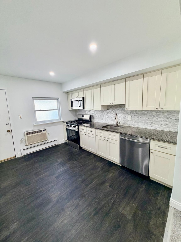 3116 Salmon Street - Photo 5 of 22