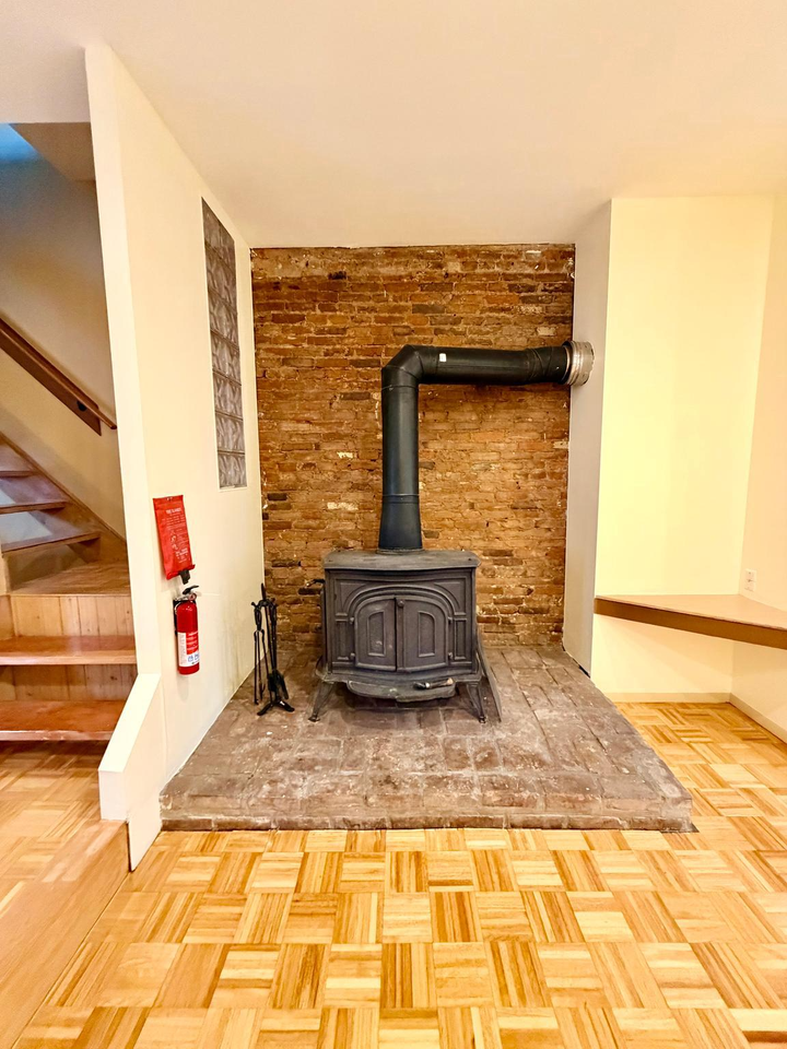 3015 Belgrade St - Photo 5 of 36