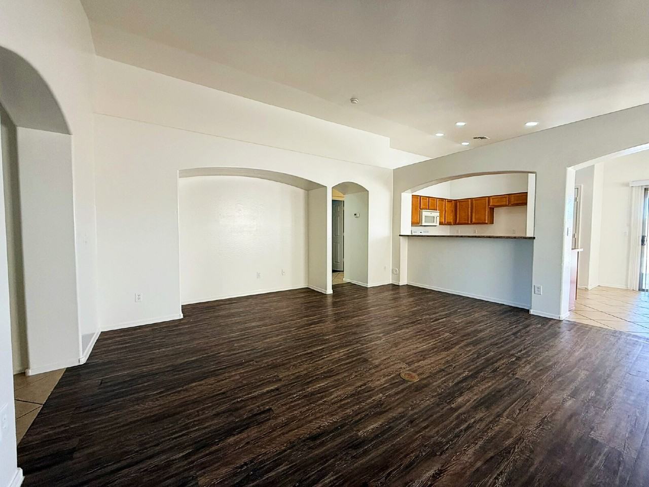 60 S 238th Ln - Photo 5 of 27