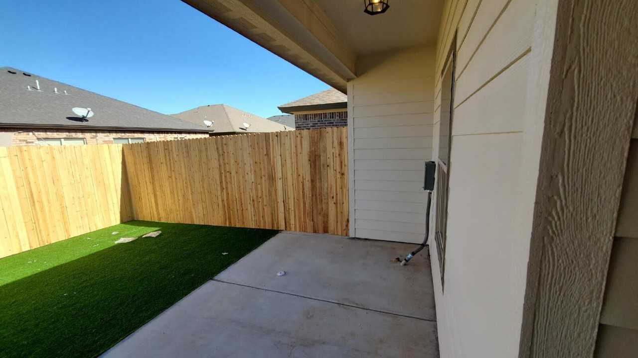 1230 N 7th St - Photo 2 of 18