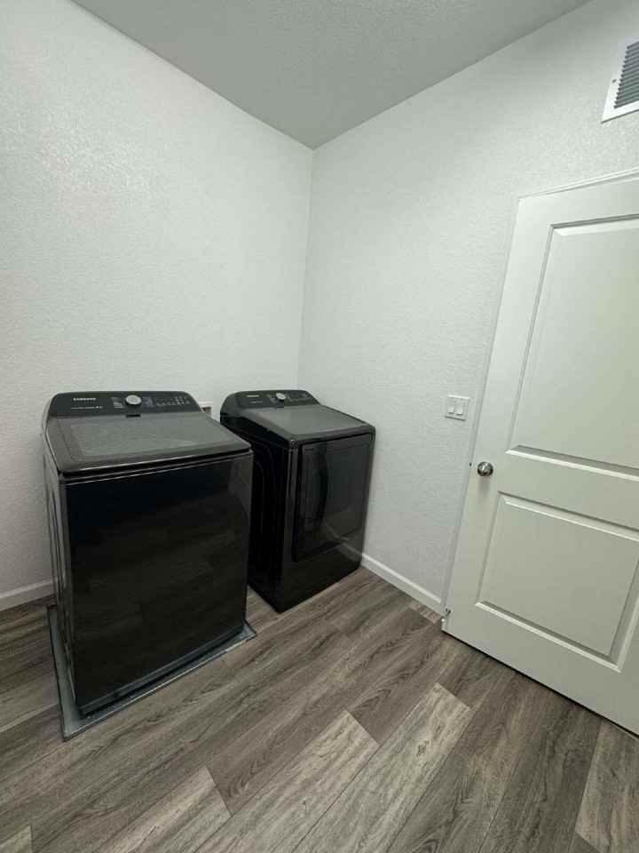 2504 Creekview Dr - Photo 7 of 20