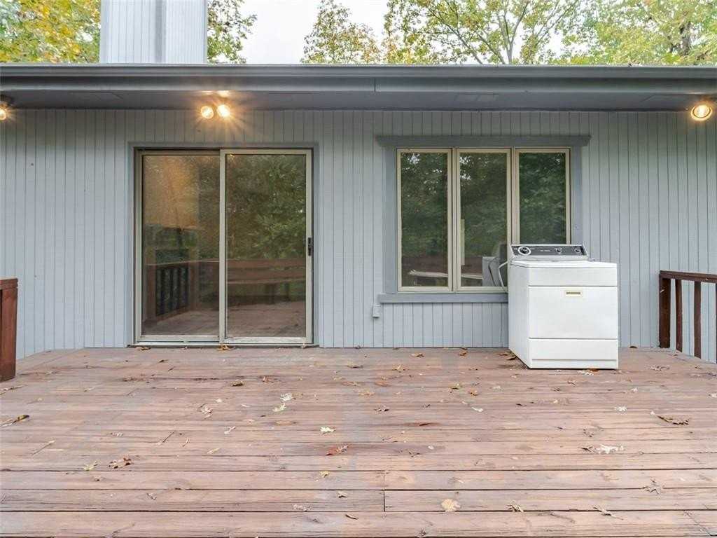 40 Sandwick Dr - Photo 3 of 20