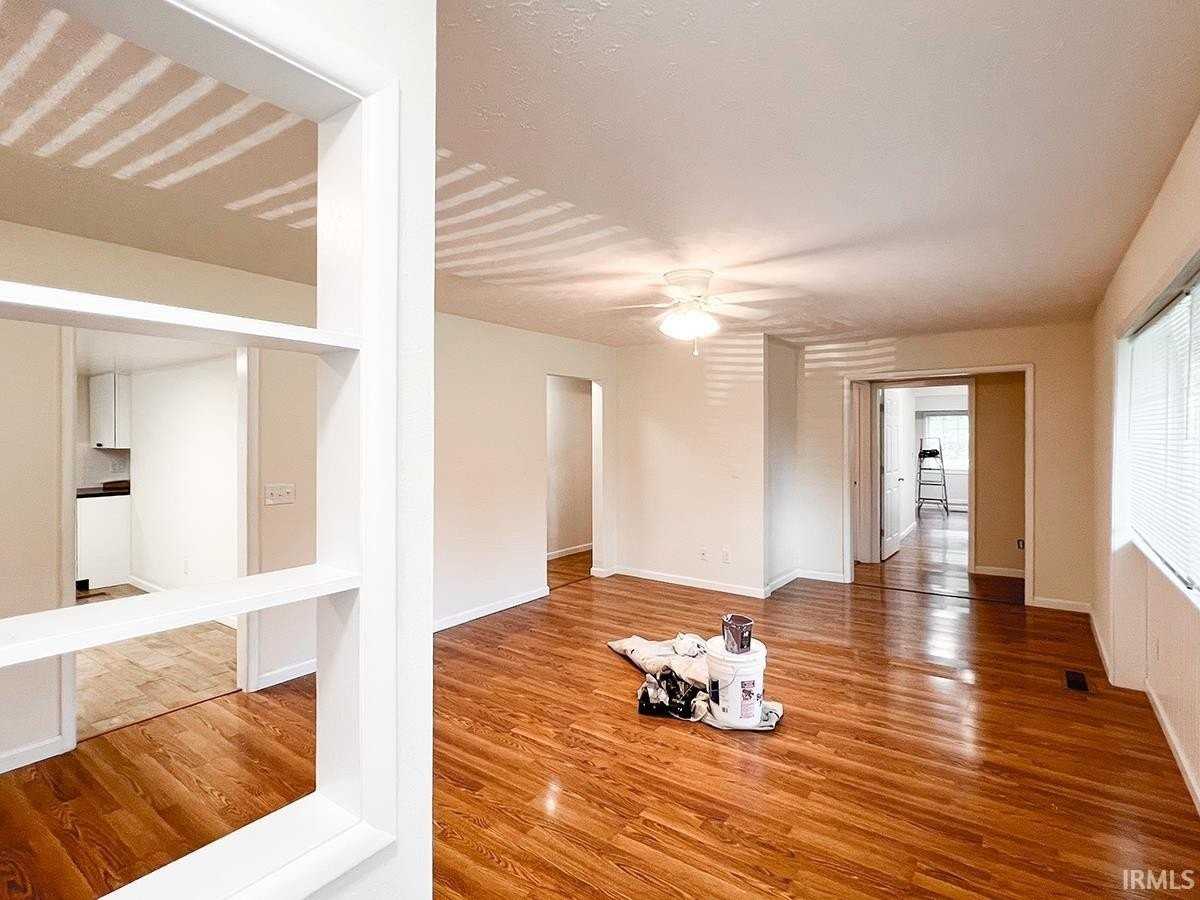 2500 E 8th St - Photo 2 of 34