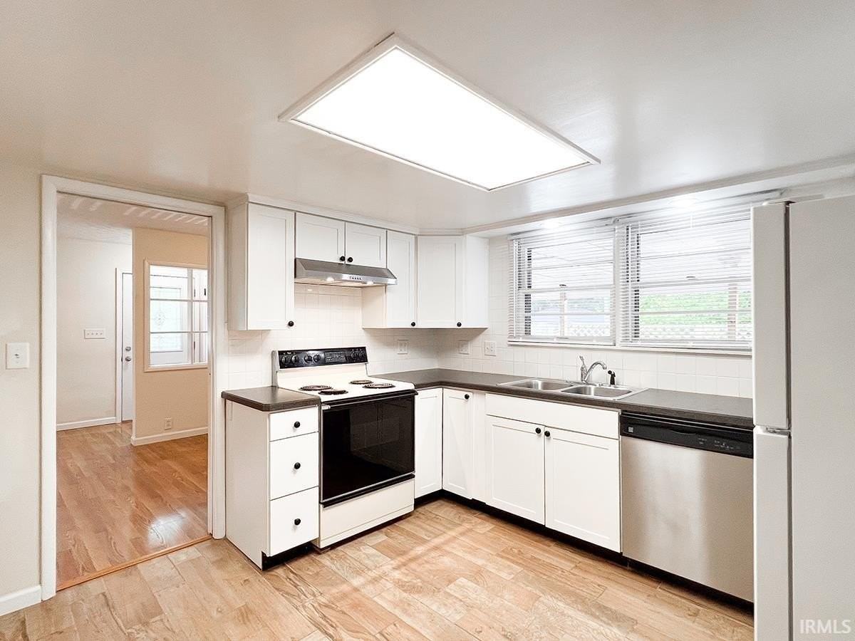 2500 E 8th St - Photo 7 of 34