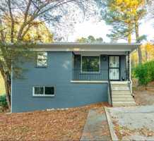 featured image of 107 N Summit St