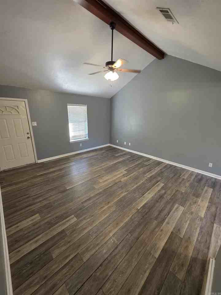 74 Pond St - Photo 5 of 20