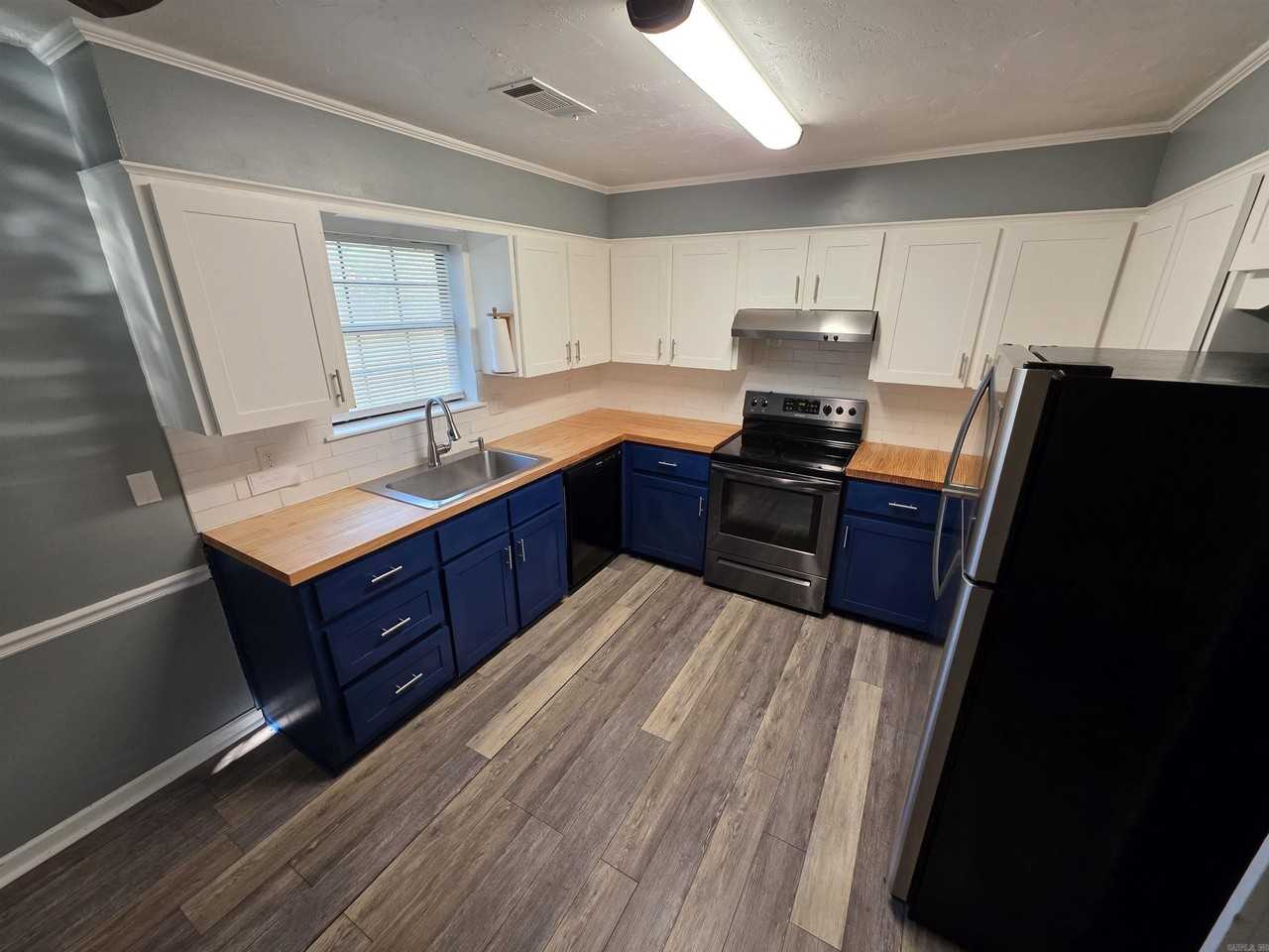 74 Pond St - Photo 6 of 20