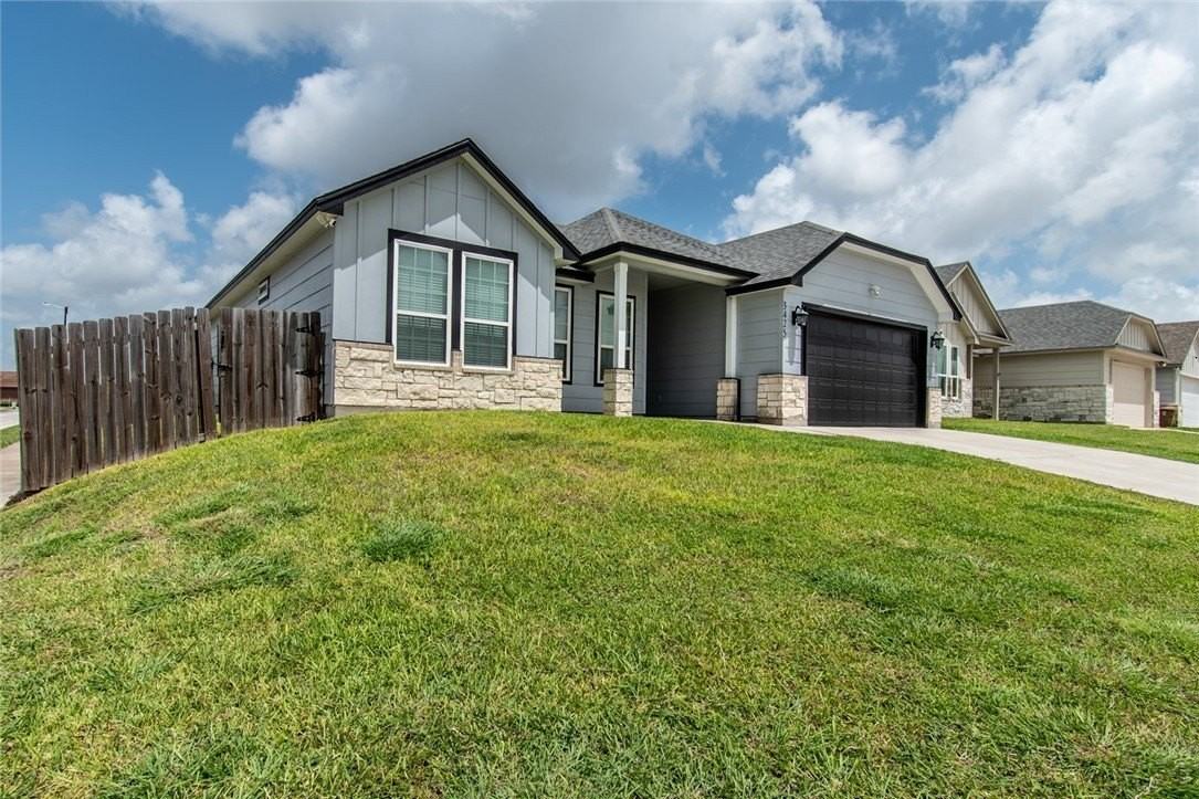 3425 Pineda Street - Photo 2 of 32