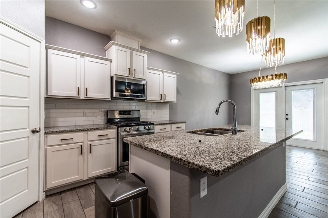 3425 Pineda Street - Photo 7 of 32