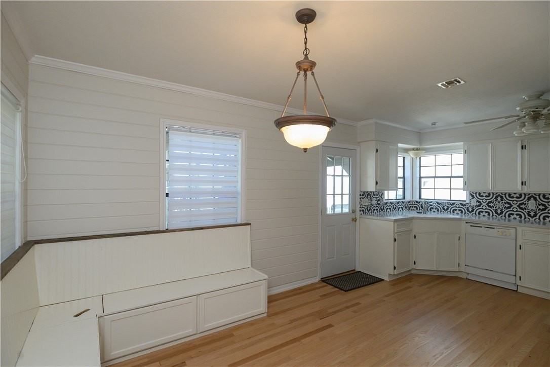 3454 San Antonio Street - Photo 4 of 39