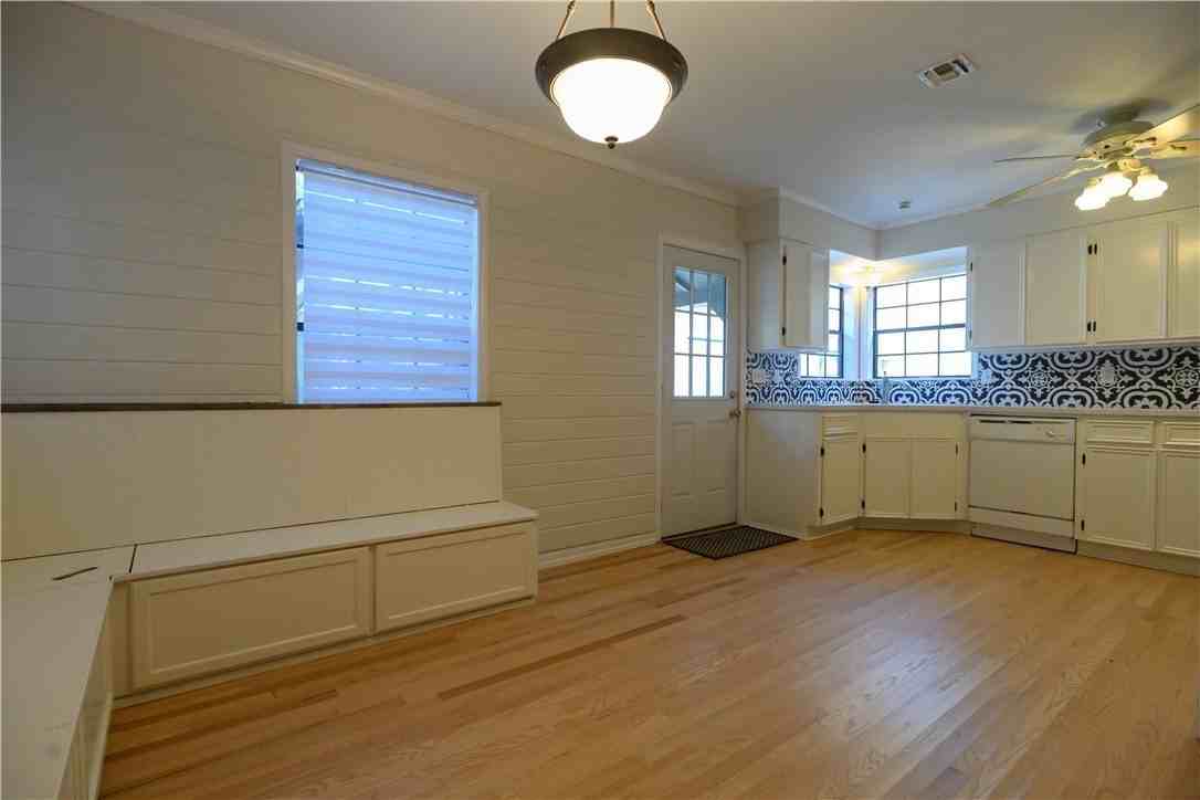 3454 San Antonio Street - Photo 5 of 39