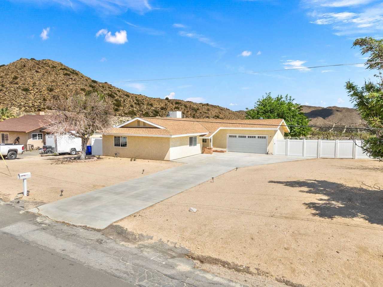 56034 Desert Gold Dr - Photo 6 of 50