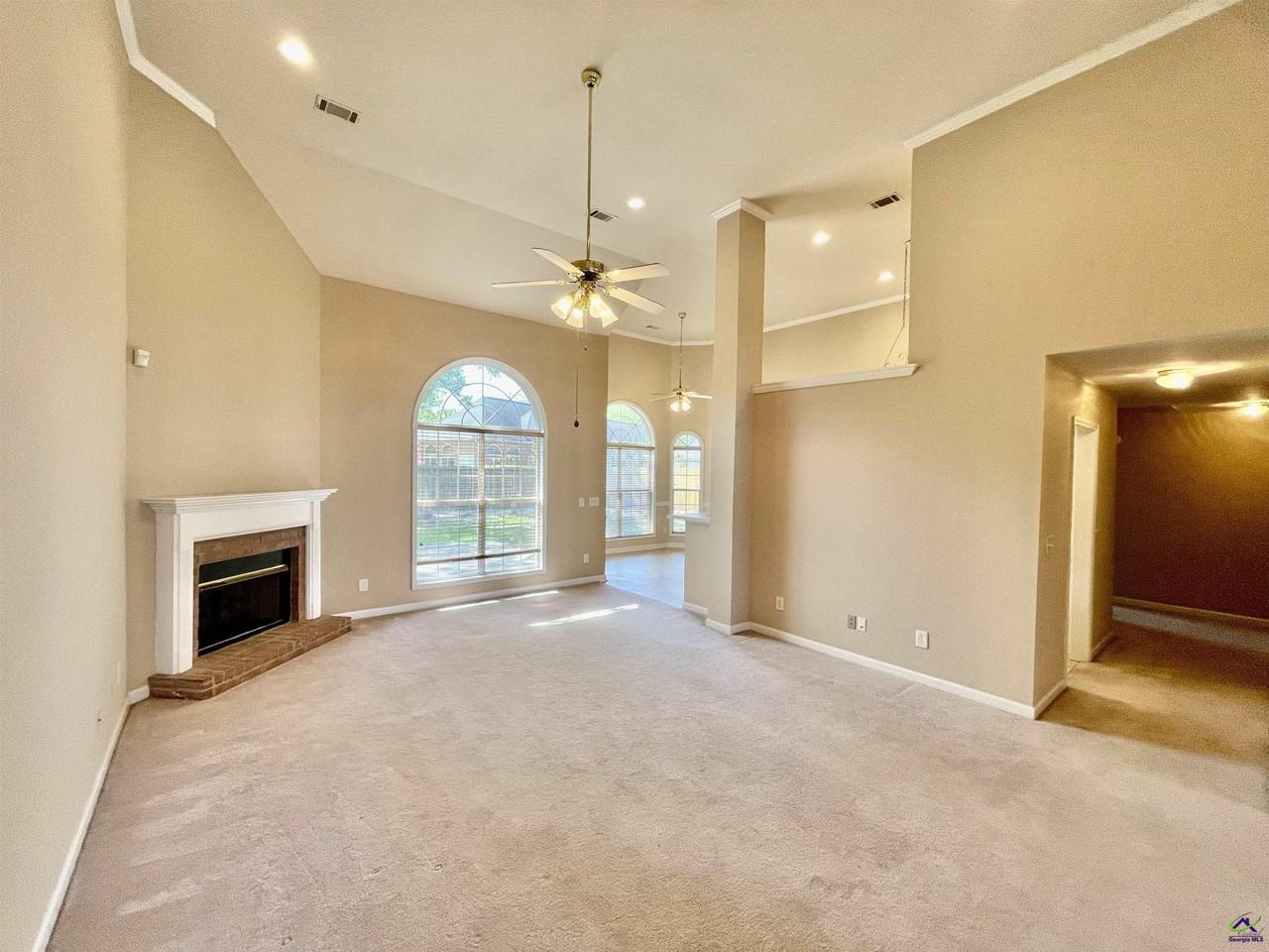 103 Oros Pt - Photo 2 of 29