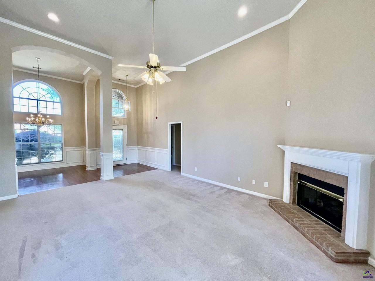 103 Oros Pt - Photo 4 of 29