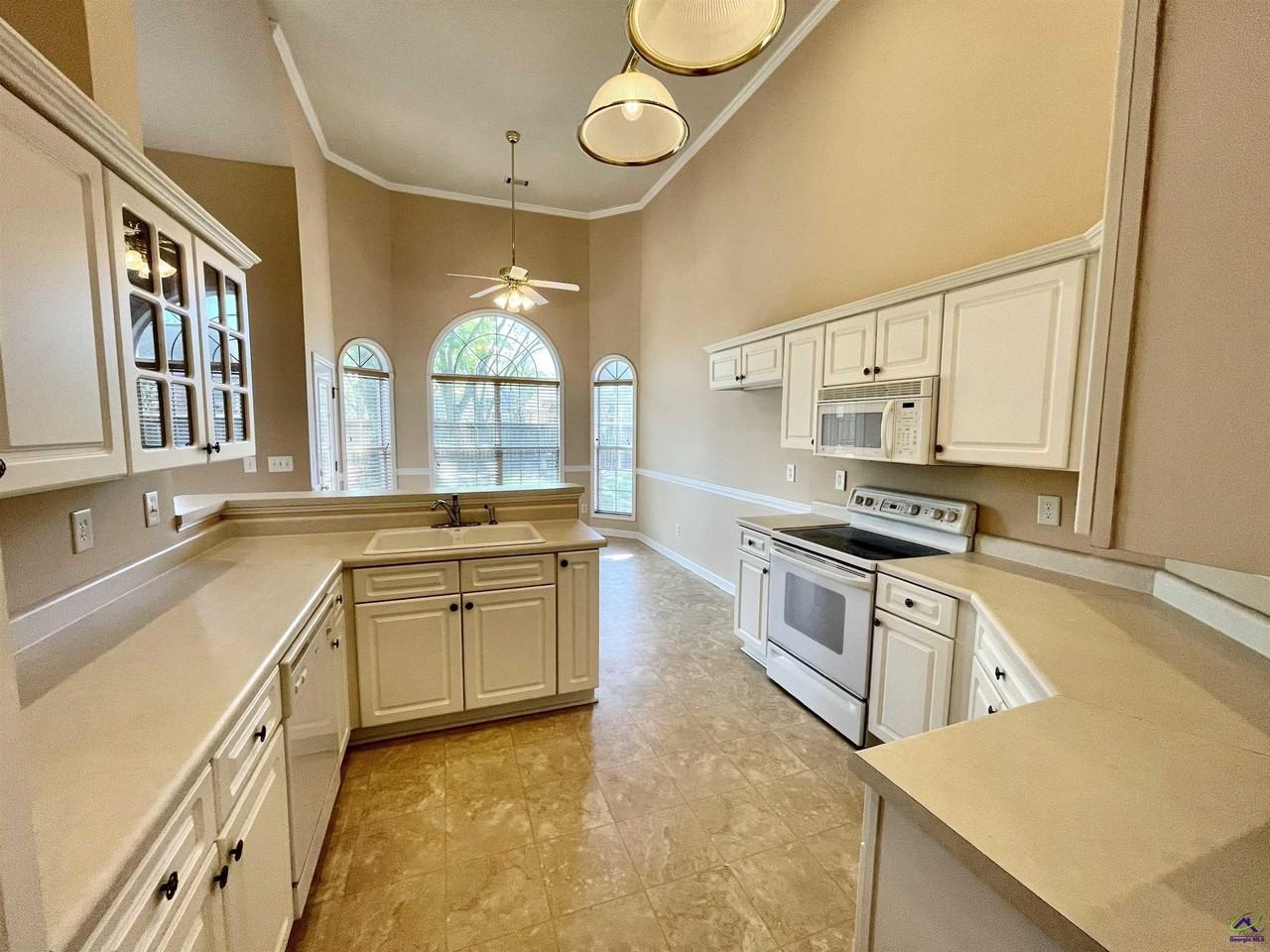 103 Oros Pt - Photo 7 of 29