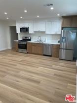 8010 Longridge Ave - Photo 1 of 1