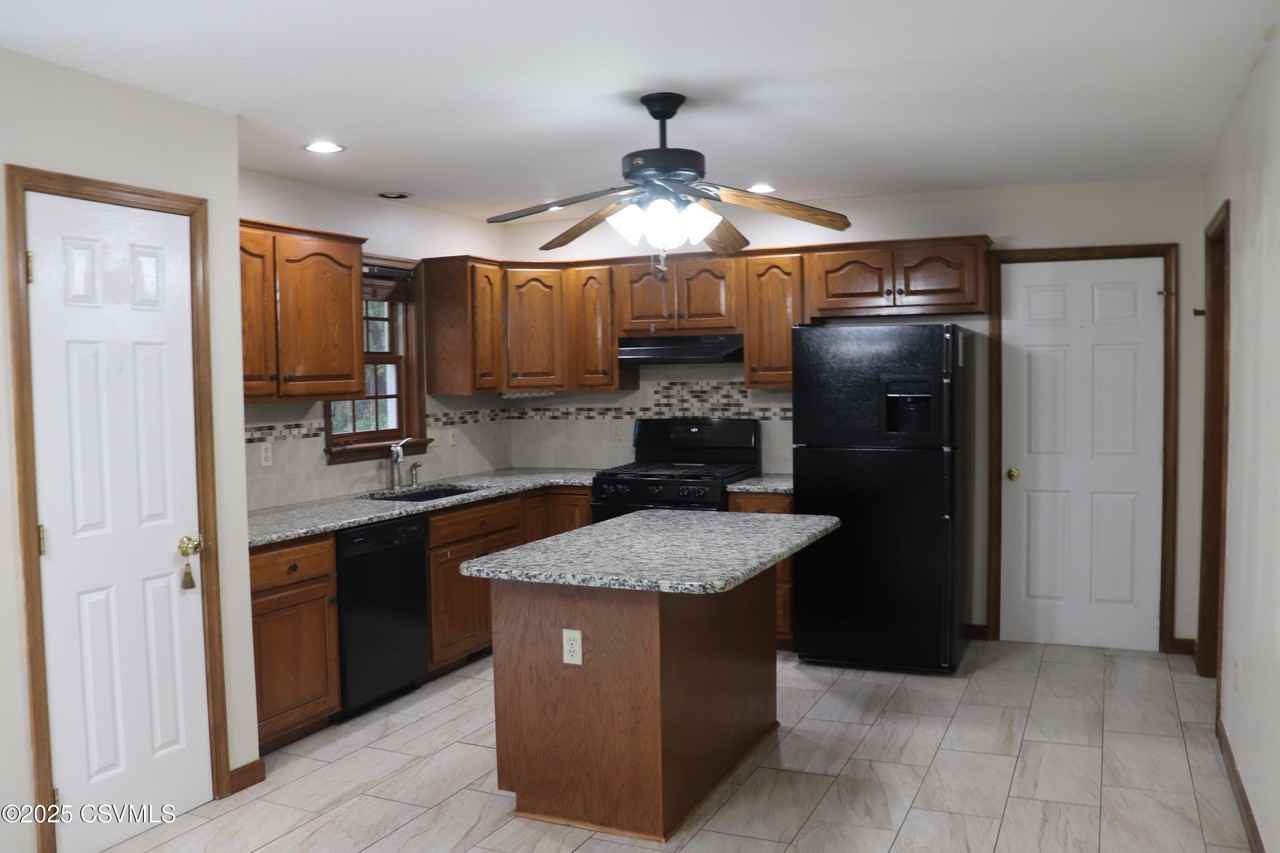 108 Hawk Ridge Rd - Photo 7 of 50