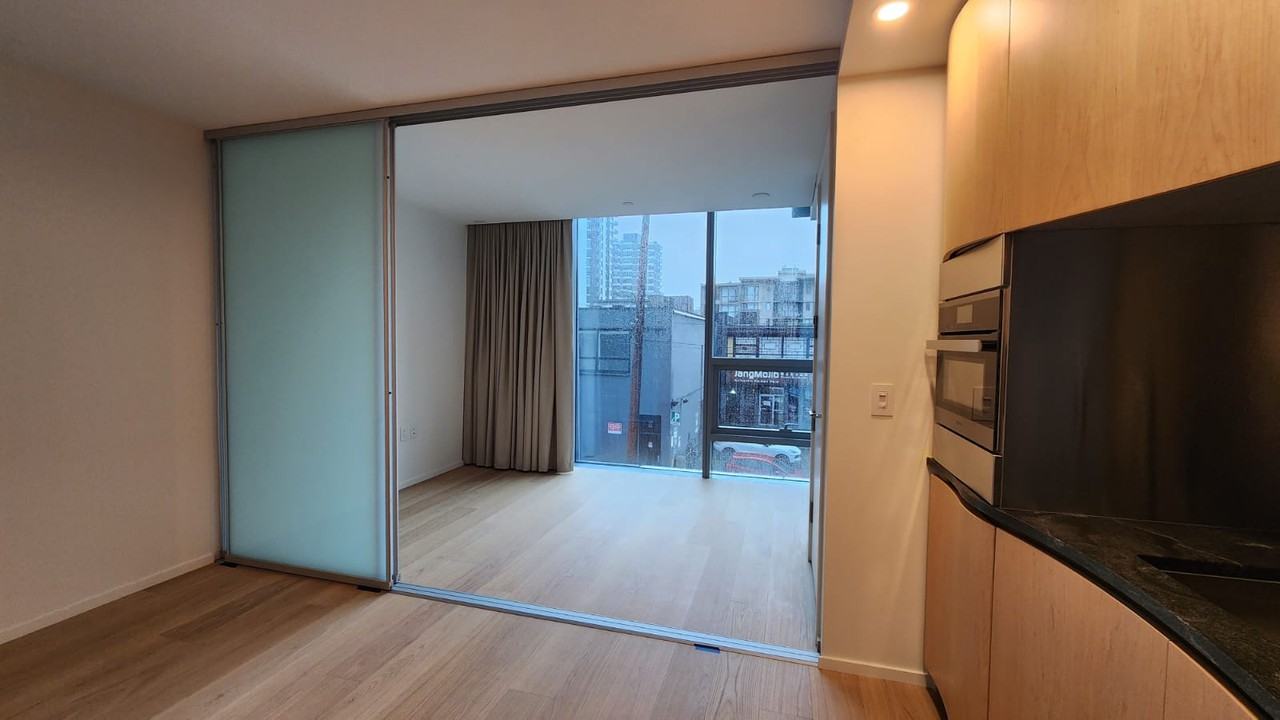 1568 - 1568 Alberni Street - 401 #401 - Photo 5 of 50