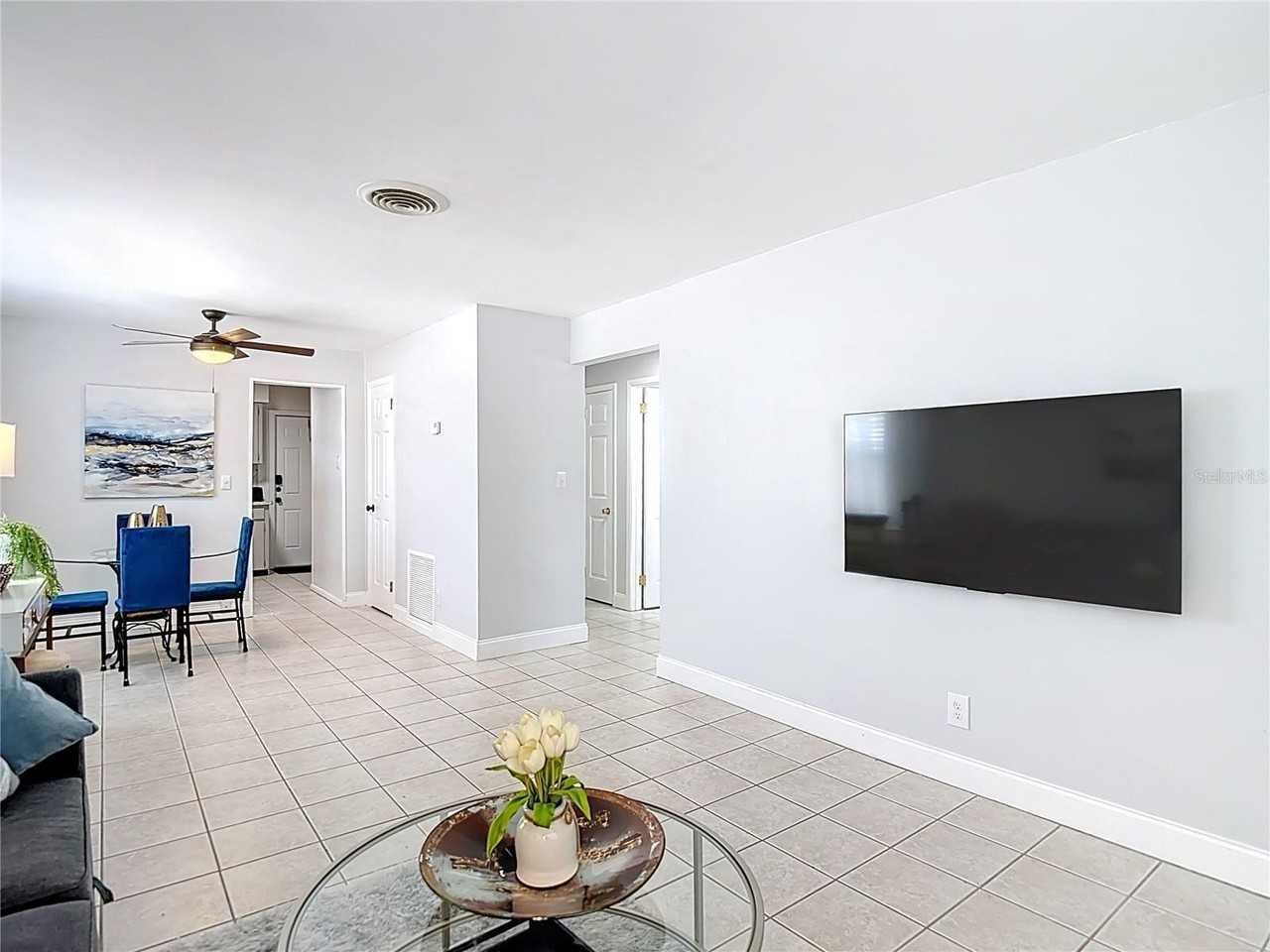 220 Se Jefferson Cir N - Photo 7 of 32