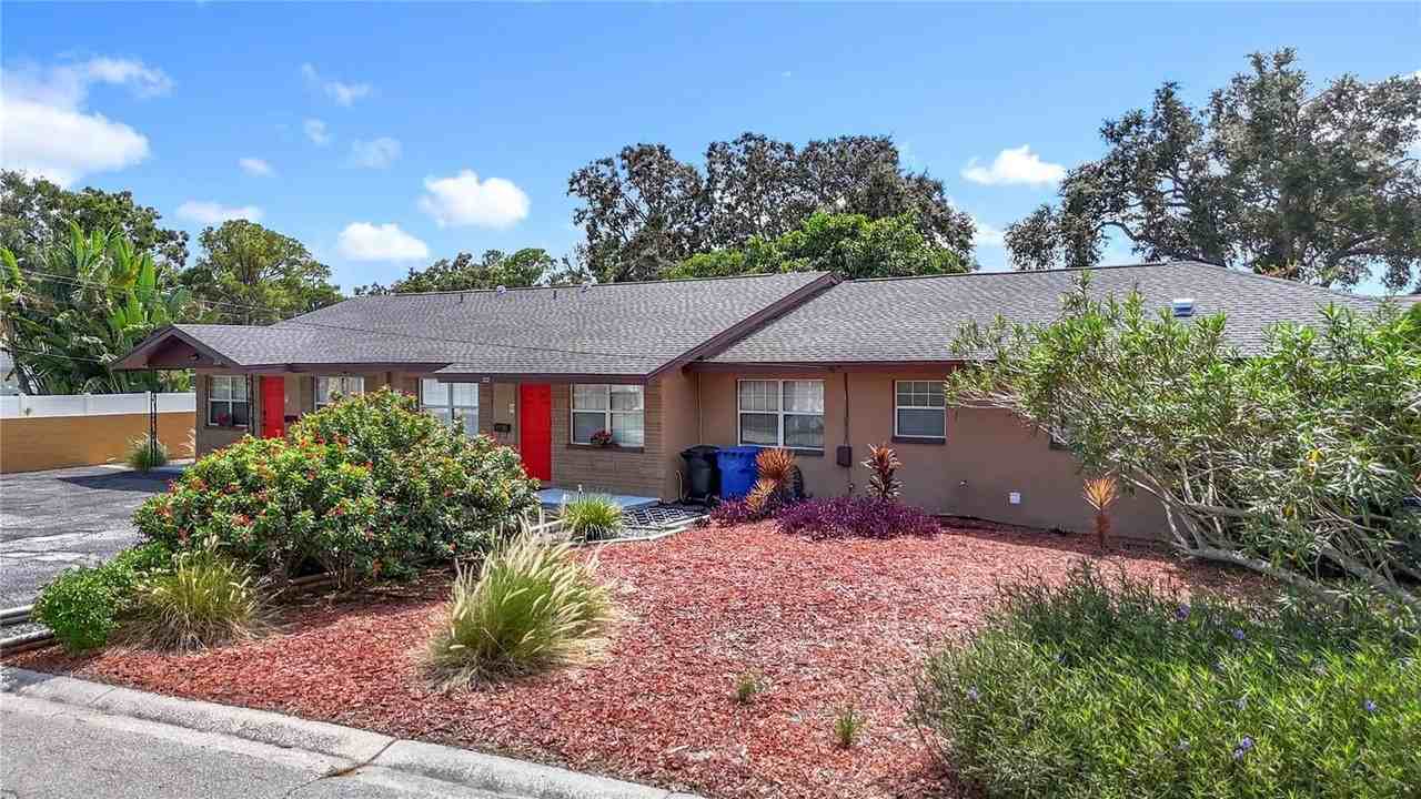 222 Se Jefferson Cir N - Photo 3 of 32