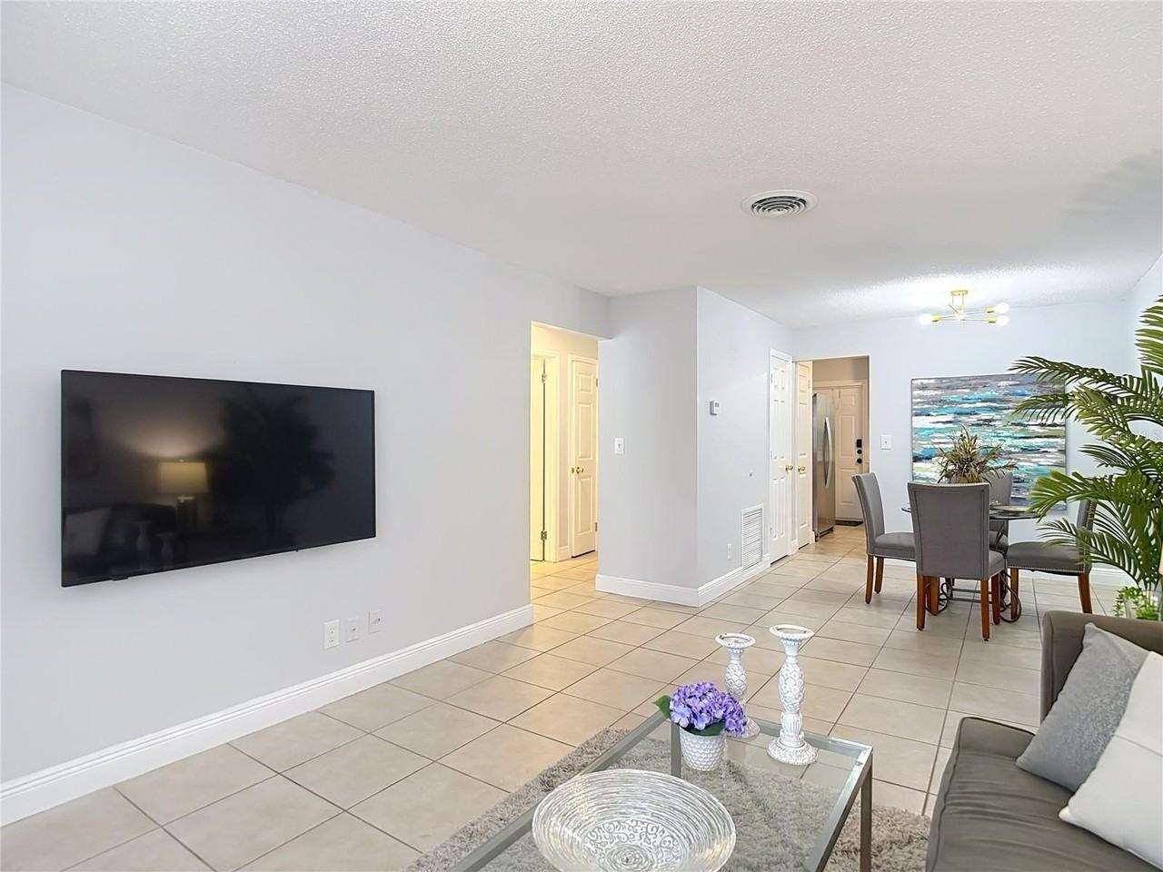 222 Se Jefferson Cir N - Photo 7 of 32