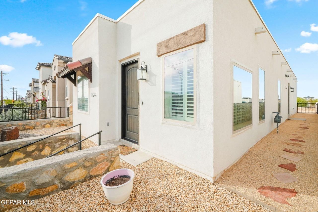 14735 Pebble Hills Blvd - Photo 6 of 44