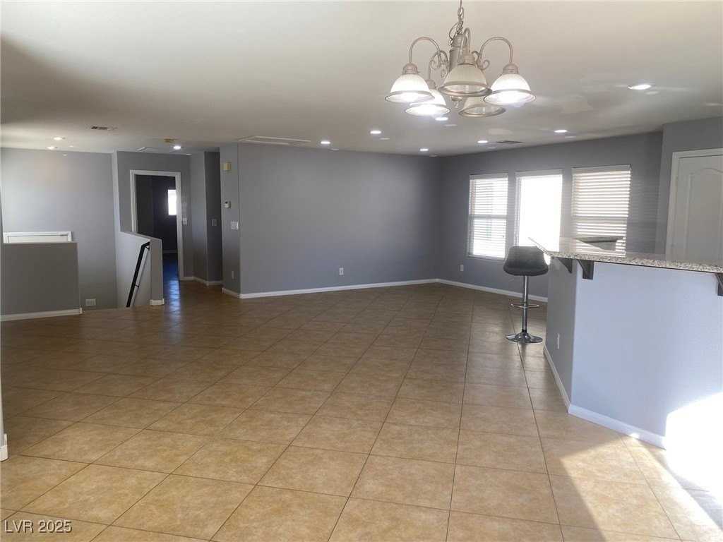 9541 Vast Valley Ave - Photo 7 of 32