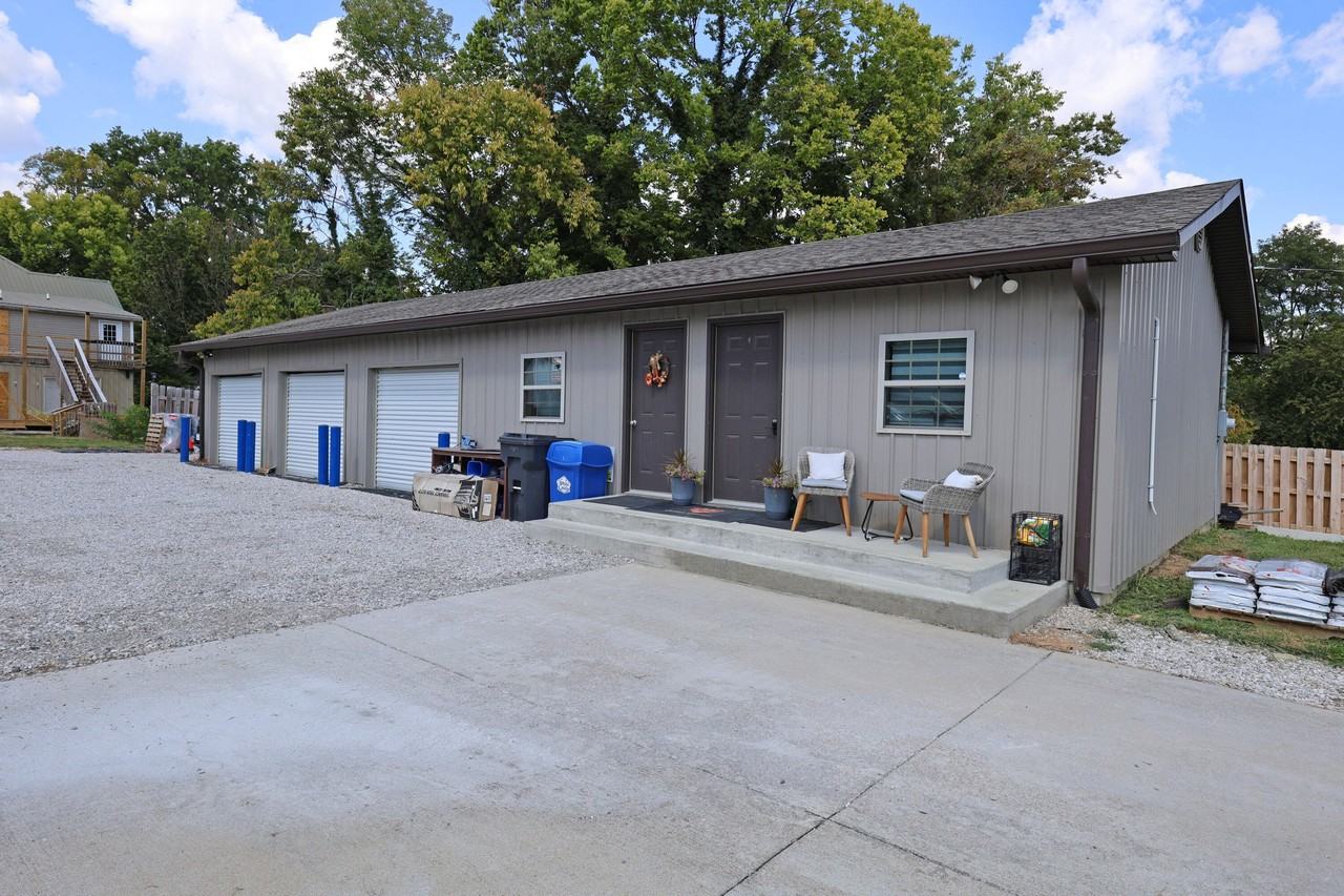 314 N 2nd St - Photo 3 of 40