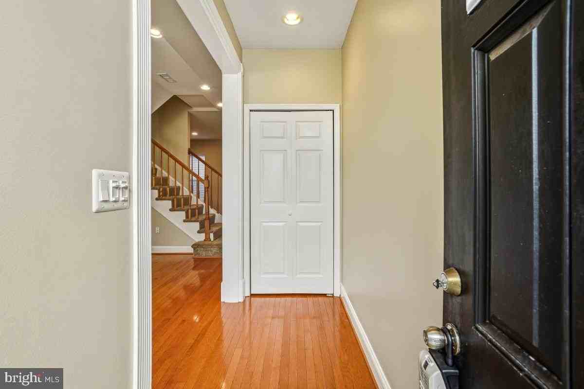 3117 11th St Nw - Photo 2 of 35