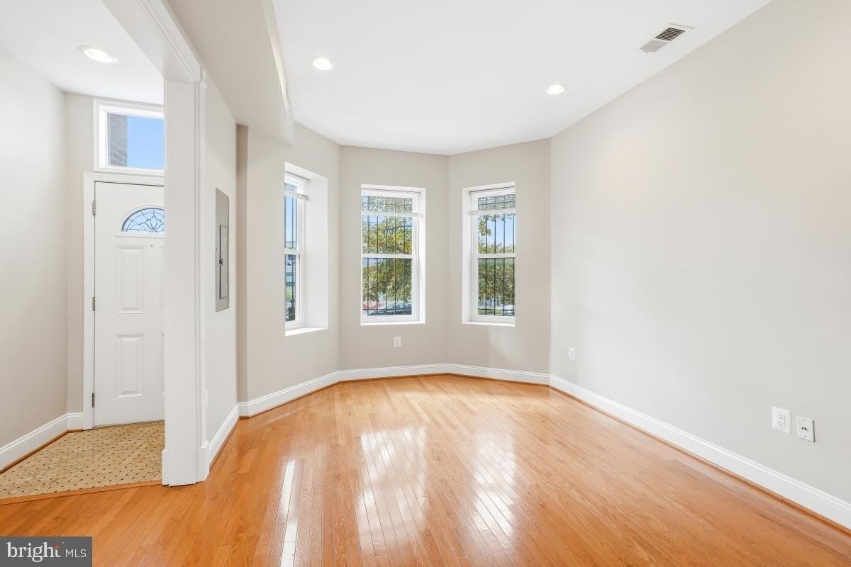 3117 11th St Nw - Photo 5 of 35