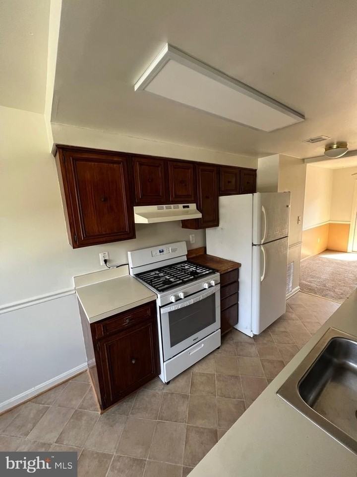 5805 Morningbird Ln - Photo 5 of 26