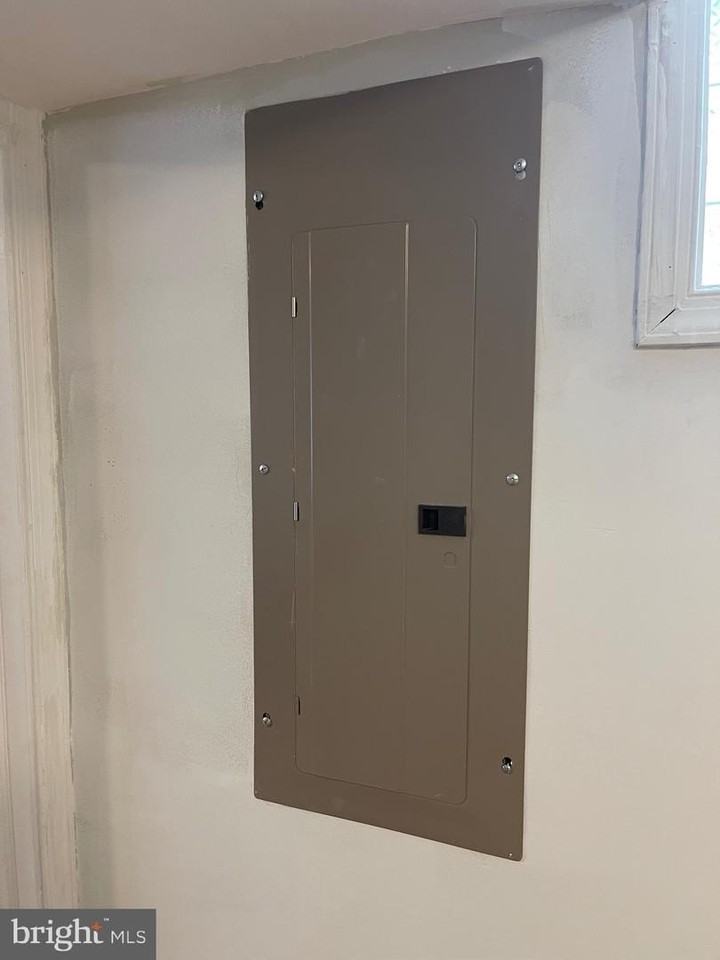 3207 Castleleigh Road - Photo 6 of 25