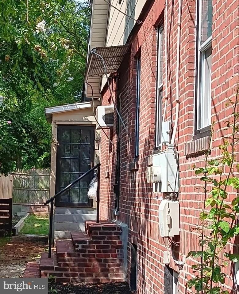 238 Penn Blvd - Photo 2 of 19