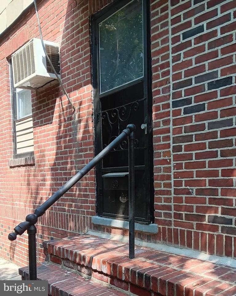 238 Penn Blvd - Photo 3 of 19