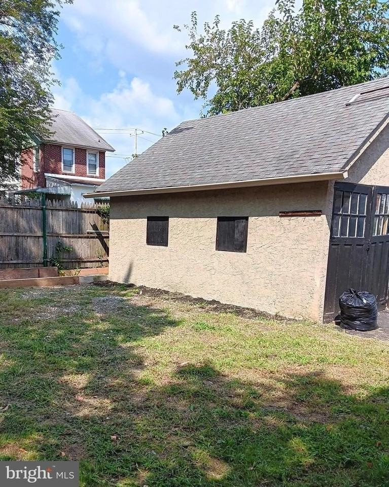 238 Penn Blvd - Photo 4 of 19