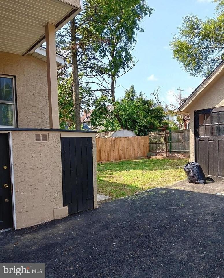 238 Penn Blvd - Photo 6 of 19