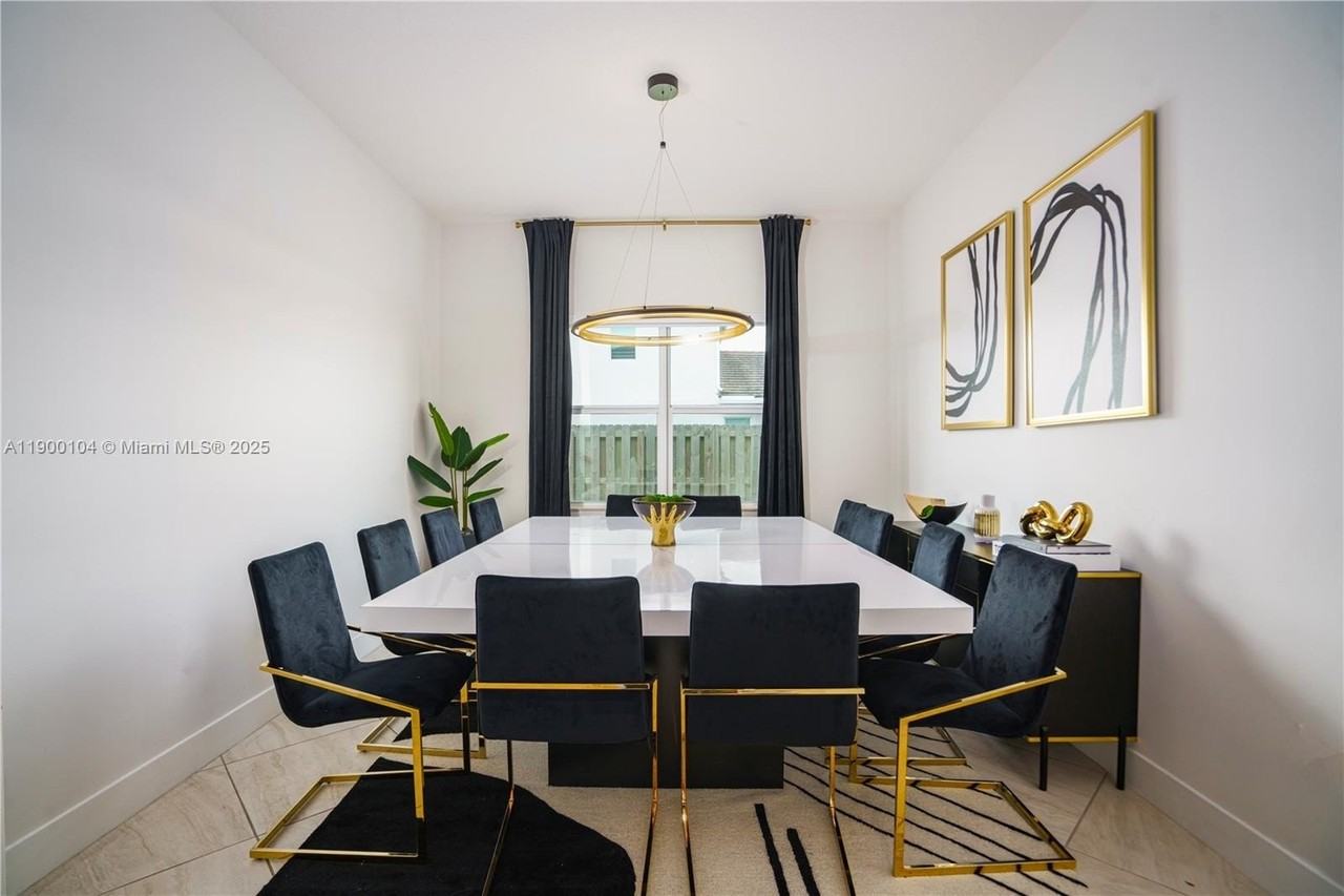 11 Nw 122nd Ave - Photo 4 of 50