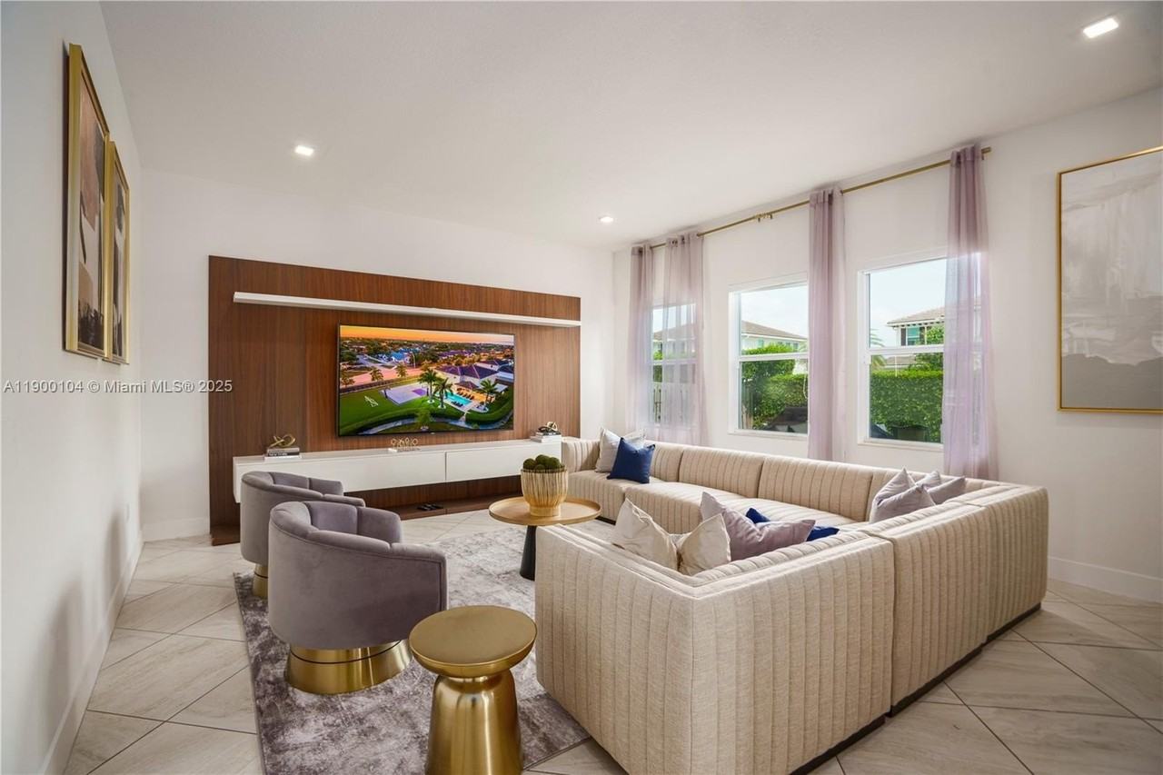 11 Nw 122nd Ave - Photo 6 of 50