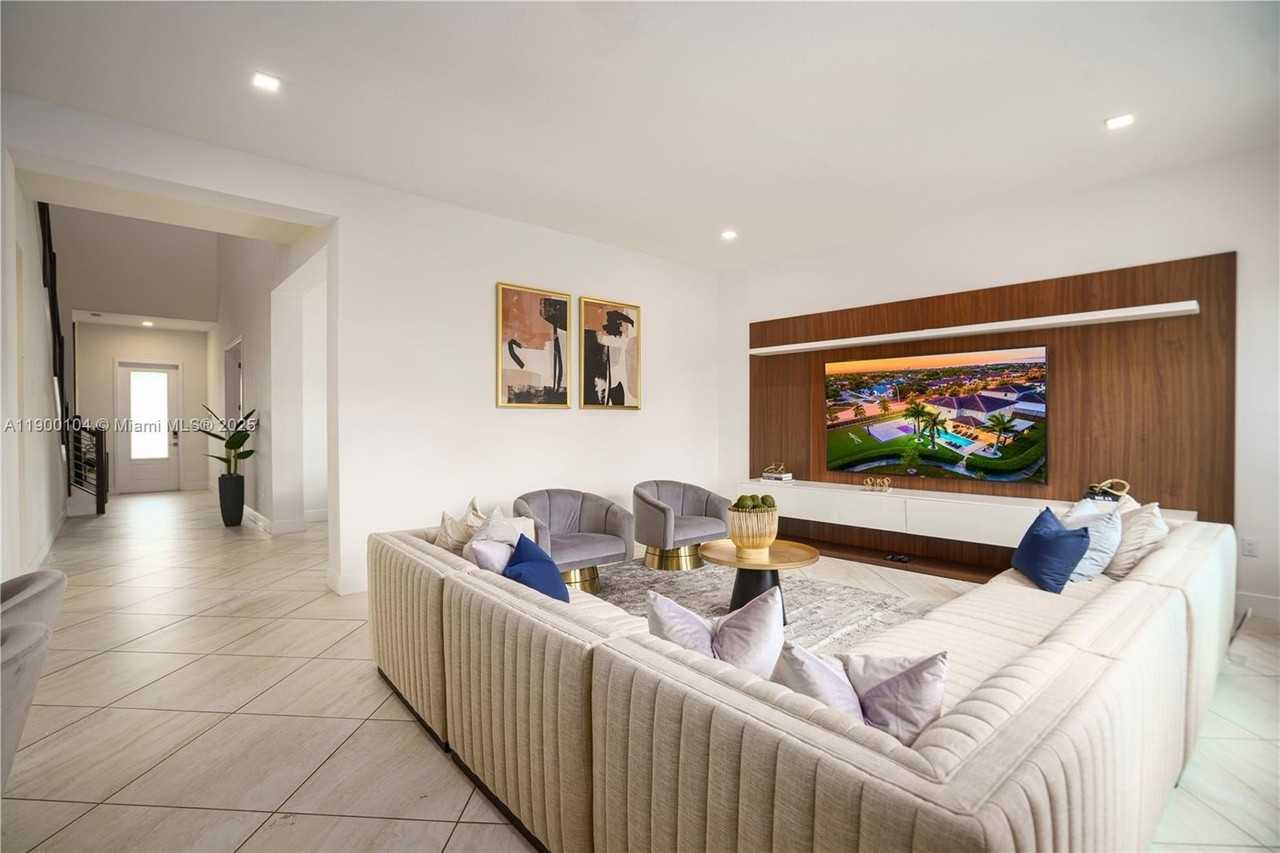 11 Nw 122nd Ave - Photo 7 of 50